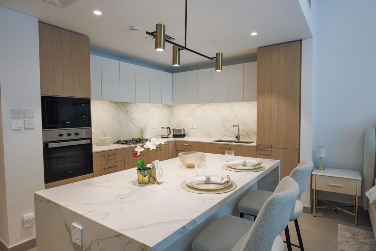 Stylish At Berkeley Place By Ellington Apartment *